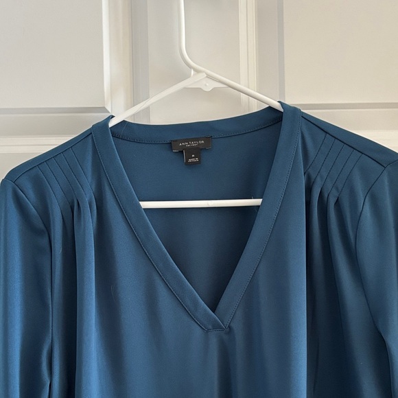 Ann Taylor Factory Teal V-Neck Blouse - Picture 4 of 6